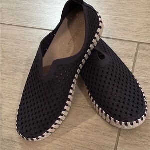 Ilse Jacobsen “Tulip” Black Slip-On Shoes, size 7